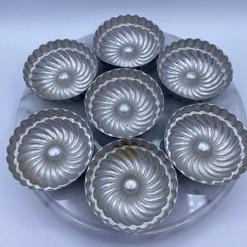 Unbranded Unisex 4in Mini Bundt Cake Pans Silver Fluted Swirl Aluminum Set of 7